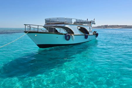 Private Fishing & Island Trip by Glass Boat – Hurghada